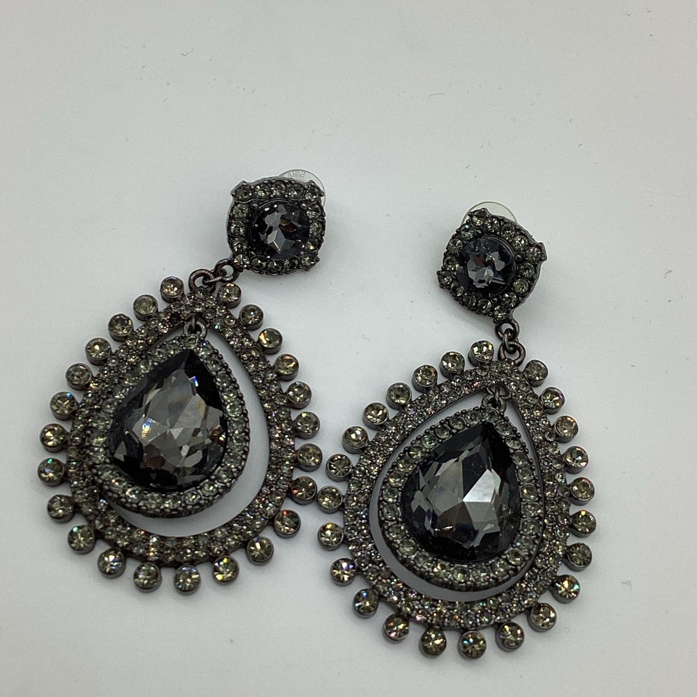 186. Captivating Black Oversized Rhinestone Teardrop Earrings EUC